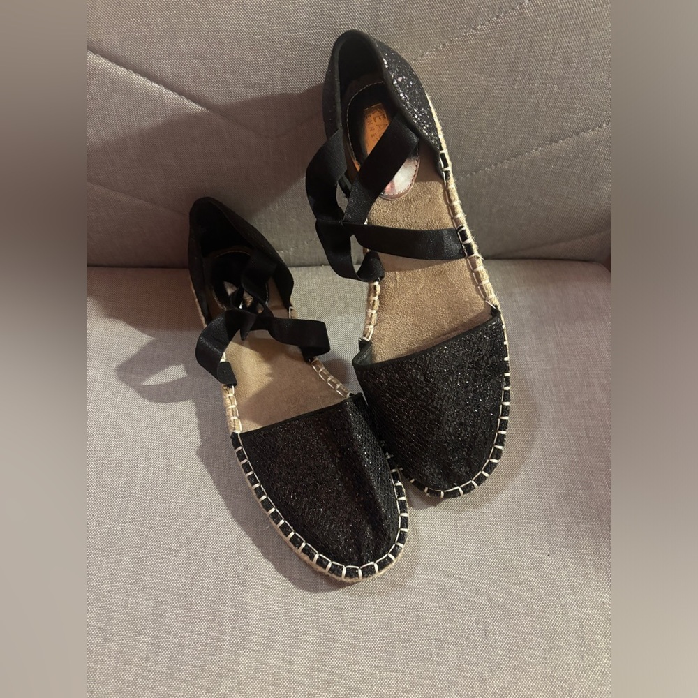 Kennth Cole Reaction Sparkle Black Espadrille Flats Size 11 NEW